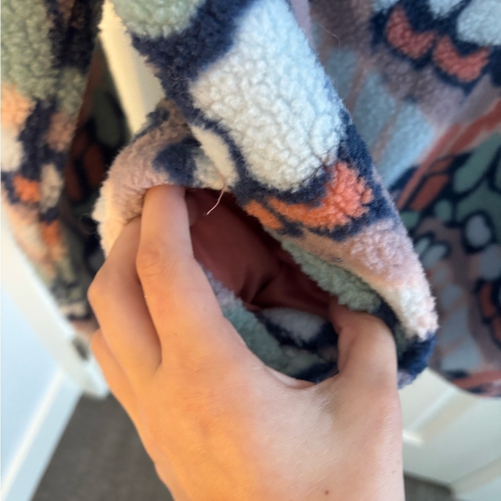 Colorful Mountain and Isles Patterned Fleece Pullover - Picture 10 of 10
